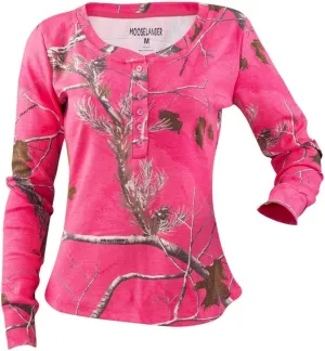 – Ladies Long Sleeve Henley Shirt in Realtree Camo Print