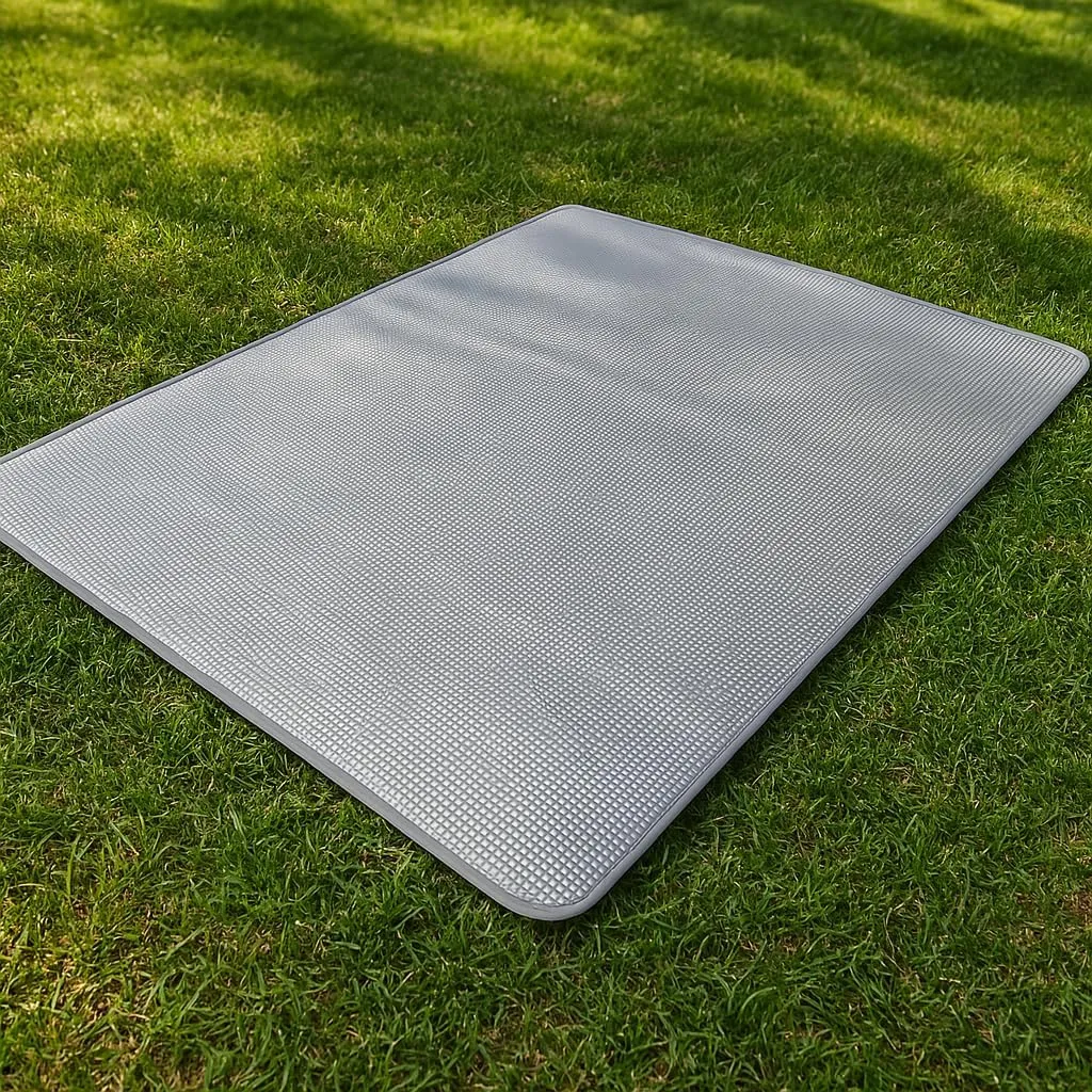 11 cm Thickened Double-Sided Outdoor Aluminum foil Foam mat: It can be Rolled up for Storage, is Waterproof and Moisture-Proof, and is Suitable for Hiking, Beach Activities and Camping