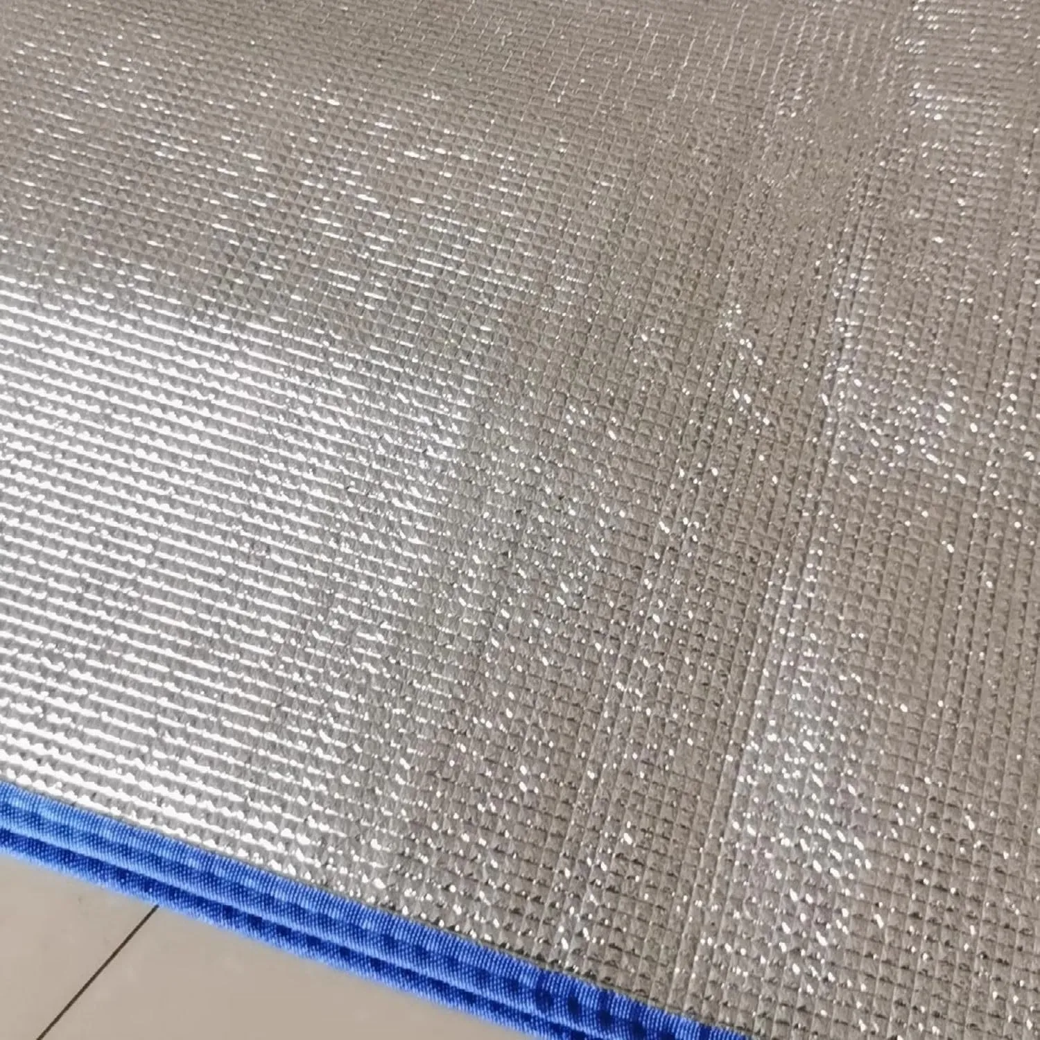 4mm Camping Mat Foam Foil Blanket for Camping Foam Pad Insulating Foil Mat Waterproof Double-Sided Moisture-Proof Foldable Sleeping Tent Pad Thermal Aluminum Camping mat for Reflecting Heat