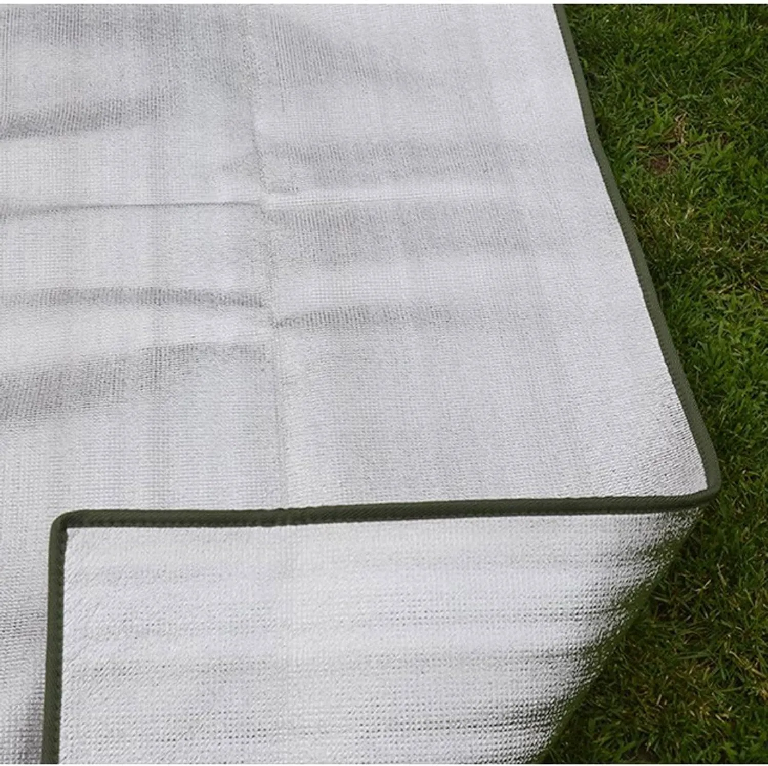 7mm Camping Mat Foam Foil Blanket for Camping Foam Pad Insulating Foil Mat Waterproof Double-Sided Moisture-Proof Foldable Sleeping Tent Pad Thermal Aluminum Camping mat for Reflecting Heat