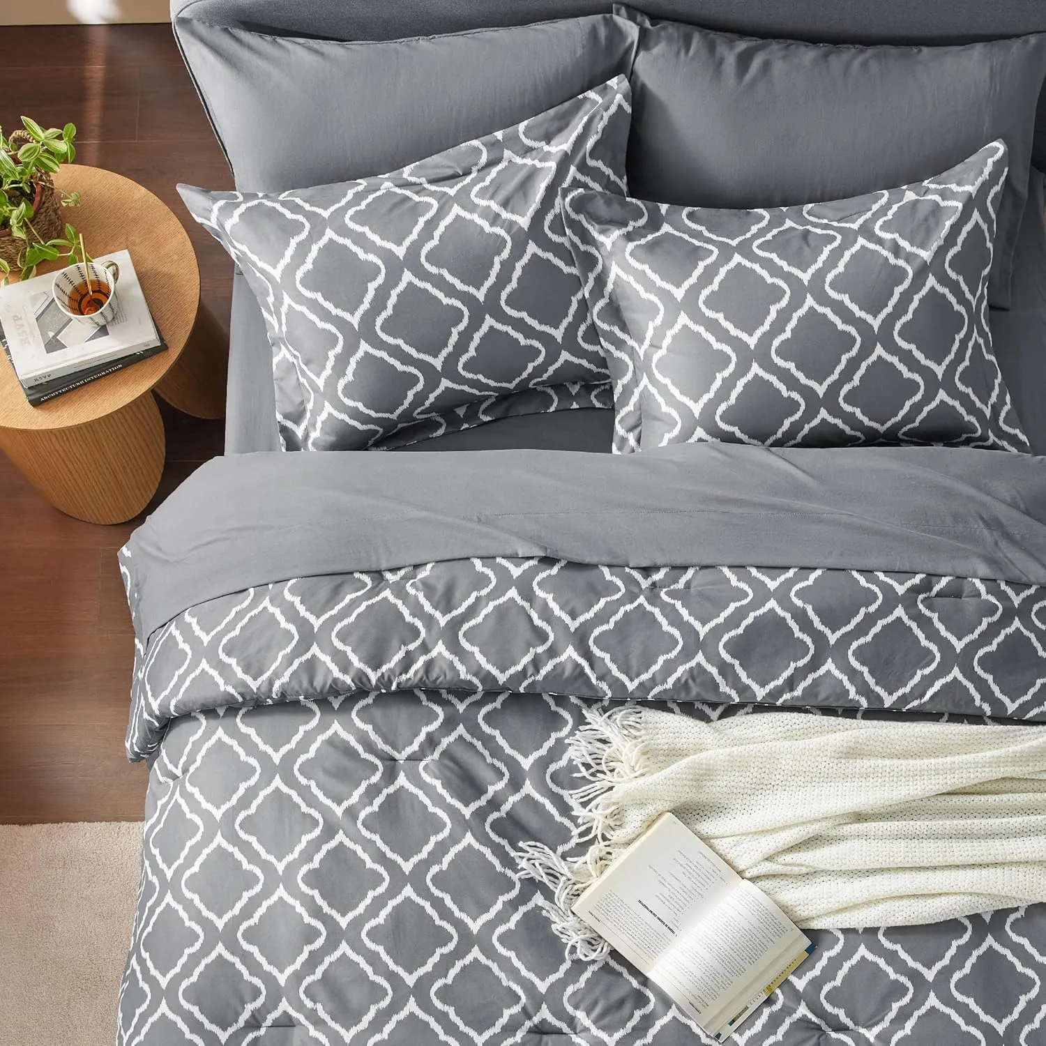 Bedsure King Comforter Set 7 Pieces - Dark Grey Blue Quatrefoil Comforters King Size, Lightweight Bedding Sets for All Season, Bed in a Bag with Comforters, Sheets, Pillowcases & Shams