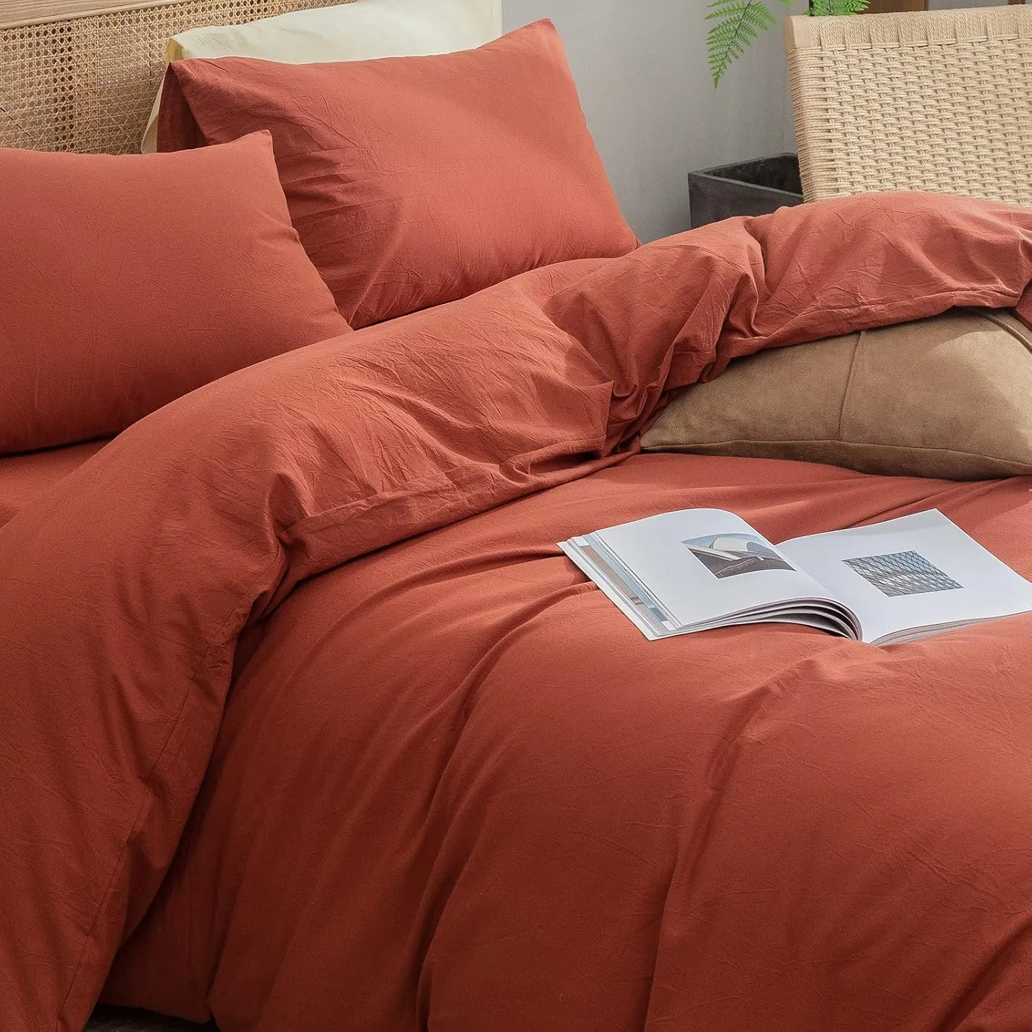 BESTOUCH Duvet Cover Set 100% Washed Cotton Linen Feel Super Soft Comfortable Chic Lightweight 3 PCs Home Bedding Set Solid Burnt Brick Red Queen