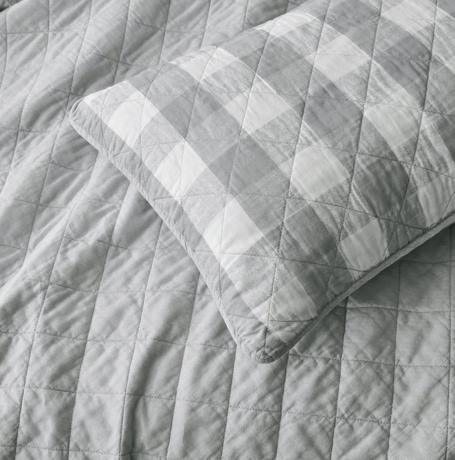 Chezmoi Collection 3-Piece Gray White Plaid Cotton Quilt Set - Buffalo Check Solid Reversible Bedspread - Pre-Washed Cotton Lightweight Coverlet, Queen Size