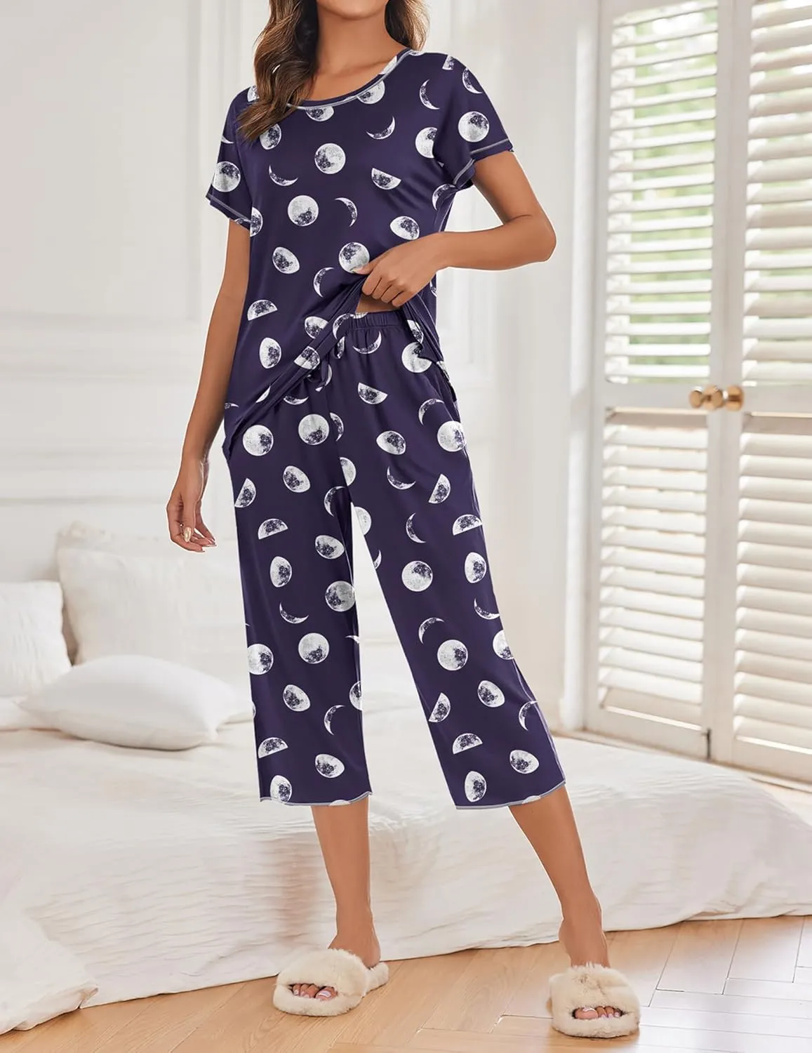 Ekouaer 2 Pack: Womens Pajamas Short Sleeve Sleepwear Tops and Capri Pants Pjs Print Pajama Sets