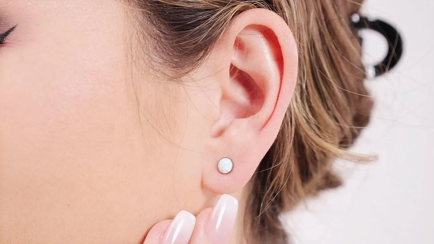limerencia Hypoallergenic G23 Implant Grade Titanium Screw Back Earrings Tragus 20G Helix F136 Piercing Post for Sensitive Ears Cartilage