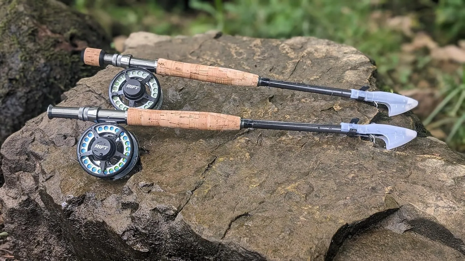 RIFT Apache Fly Fishing Rod – 5wt Carbon Fiber Telescopic Fishing Rod – One-Piece Travel Fishing Rod – Fast Action Fly Rod with Aluminum Reel Seat, Stainless Guides, and Folding Hook Keeper – Portable