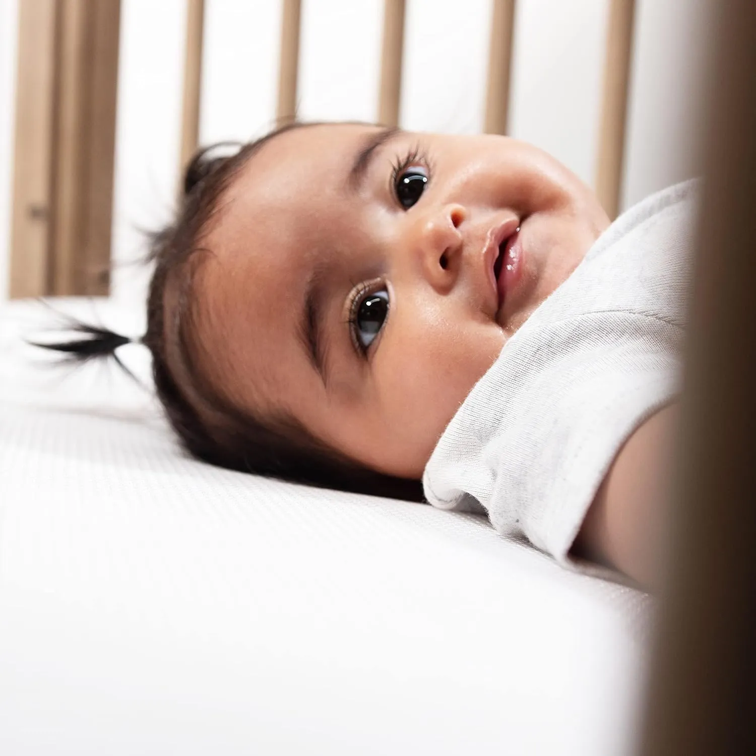 Sealy Baby FreshFlow Breathable Fitted Waterproof Infant Crib Mattress Protector Pad and Toddler Bed Cover, Comfortable Topper with 3D Mesh, Machine Washable & Dryer Friendly, 52” x 28”- White