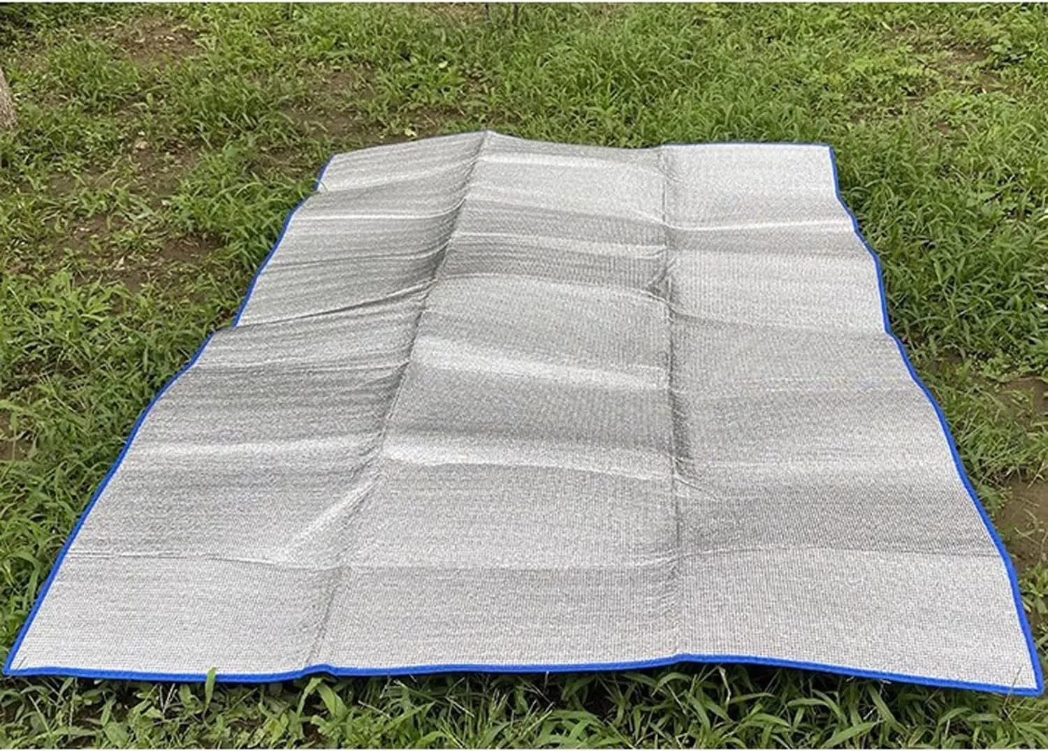 Sleeping Mat Aluminium Camping Mat Floor Pad Picnic Foldable Foil Mat Thermal Blanket Tent Mat, Ground Mat for Traveling and Outdoor Activitie