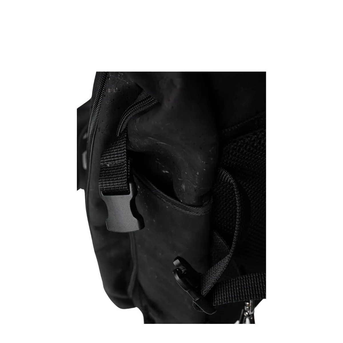 Xplorer Vegan Backpack for travel black